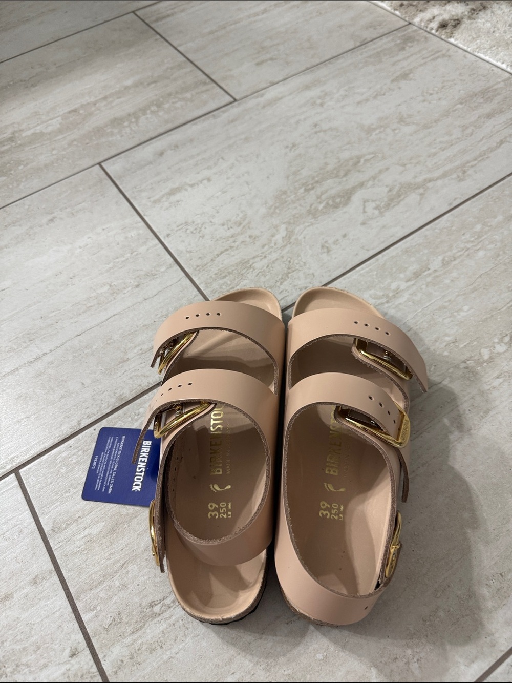 Birkenstock Women’s Beige Arizona Sandals with Gold Buckles..nwt..size 39 - Picture 6 of 7